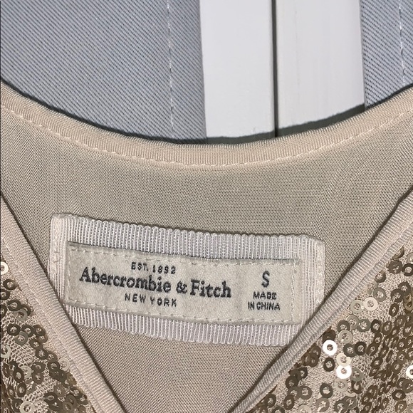 Stunning sequin/mesh dress!👑👗✨ - Picture 5 of 5